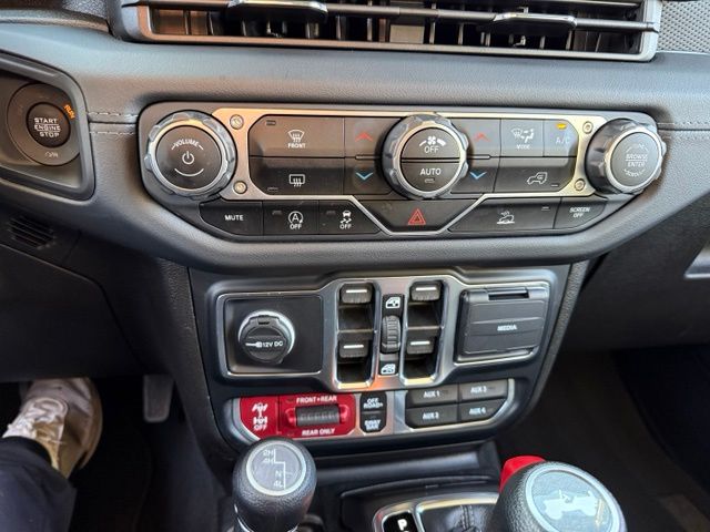Used 2024 Jeep Wrangler SUV
