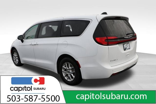 2023 Chrysler Pacifica Touring L 25