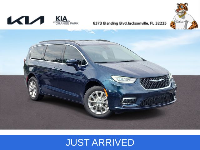  2022 Chrysler Pacifica Touring L AWD   