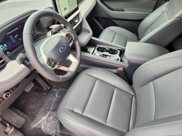 2025 Ford Explorer Active photo
