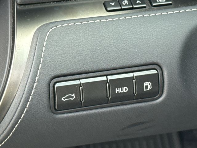 Used 2021 Silver Lexus 500 image 23