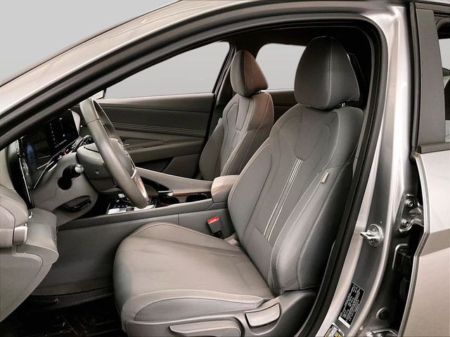 2023 Hyundai Elantra SEL Silver at Bob Ruth Ford