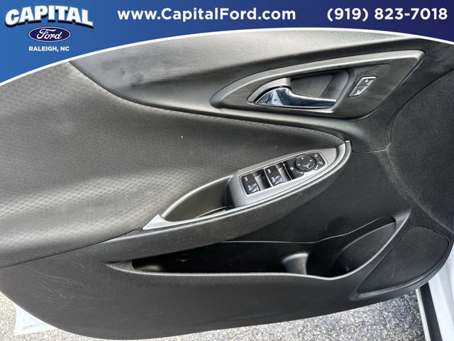 Used 2022 White Chevrolet LT image 20