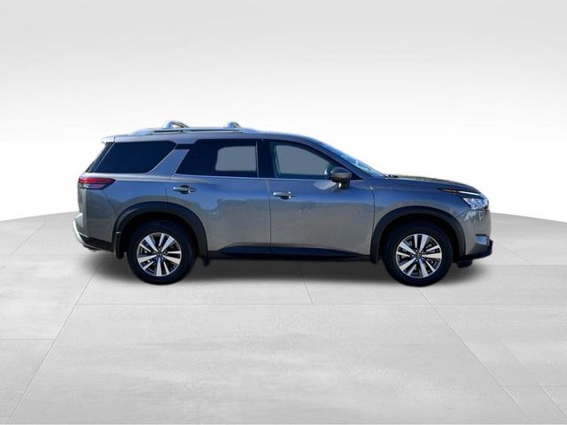 2023 Nissan Pathfinder SL 23