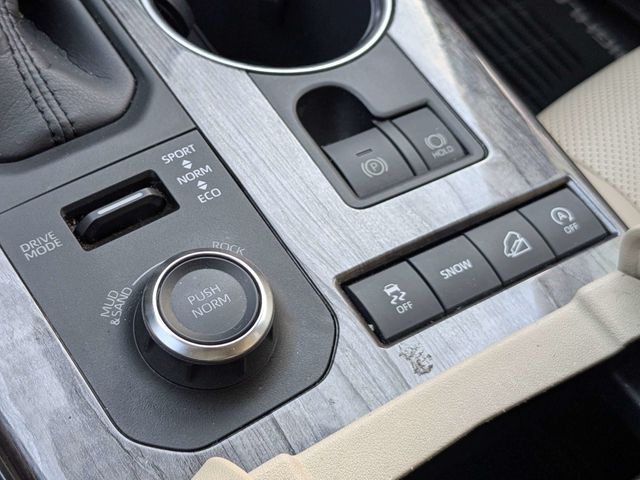 Used 2020 Toyota Highlander SUV