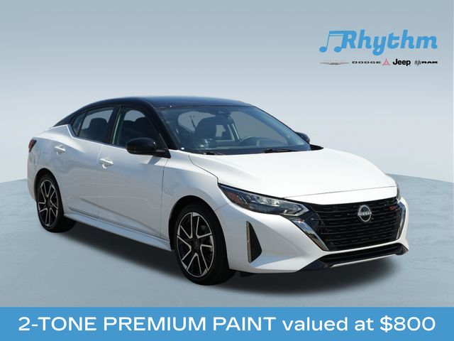 Aspen White/Super Black 2025 Nissan Sentra SR FWD Sedan Front-Wheel Drive Continuously Variable Transmission