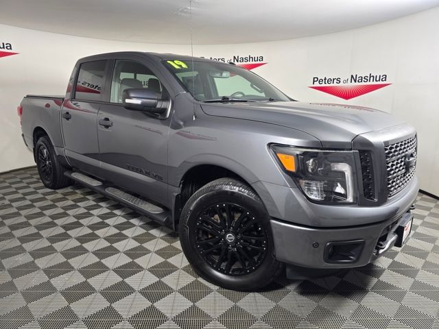 Gray (Gun Metallic) 2019 Nissan Titan Pickup Truck Four-Wheel Drive 7-Speed Automatic