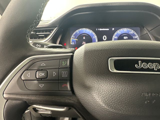 2025 Jeep Grand Cherokee Limited photo 12