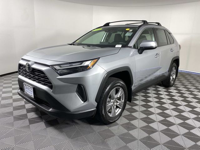 2025 Toyota RAV4 XLE Silver Sky Metallic - Grieco Acura - Image 4