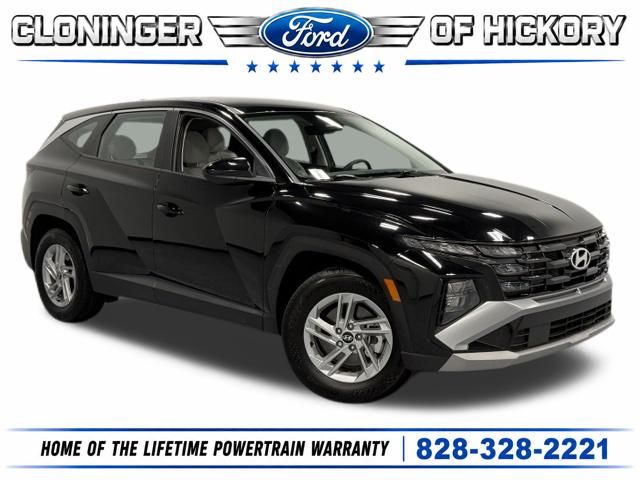 Phantom Black 2025 Hyundai Tucson SUV / Crossover Front-Wheel Drive 8-Speed Automatic