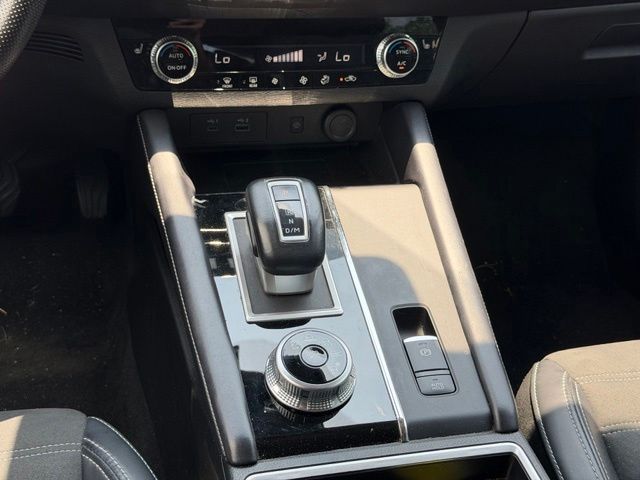 Used 2024 Mitsubishi Outlander SUV