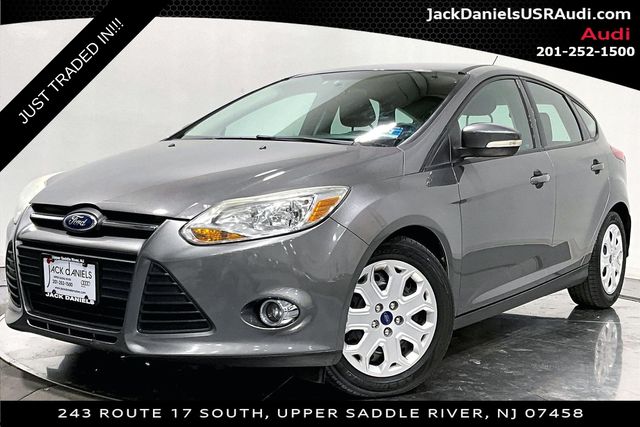 Sterling Gray Metallic 2012 Ford Focus SE Hatchback Hatchback Front-Wheel Drive 6-Speed Automatic