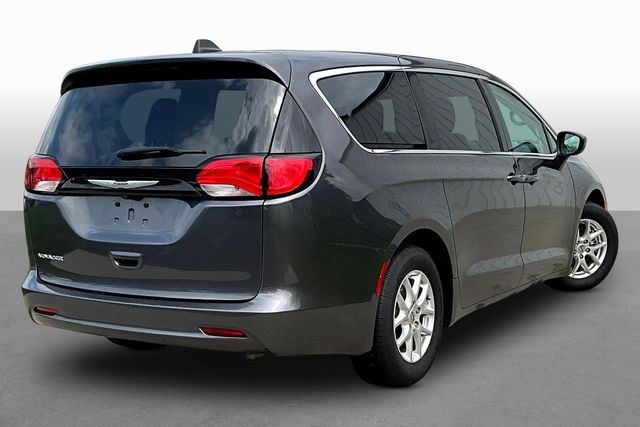 2023 Chrysler Voyager LX - 5