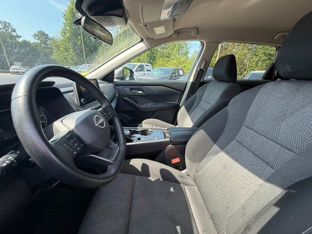 2025 Nissan Rogue SV - Photo 17