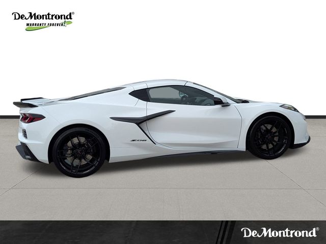 New 2026 White Chevrolet Z06 image 6