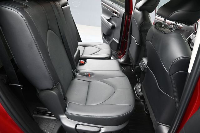 Used 2023 Toyota Highlander SUV