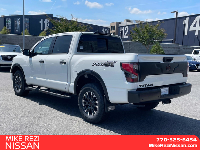 2024 Nissan Titan PRO-4X 5