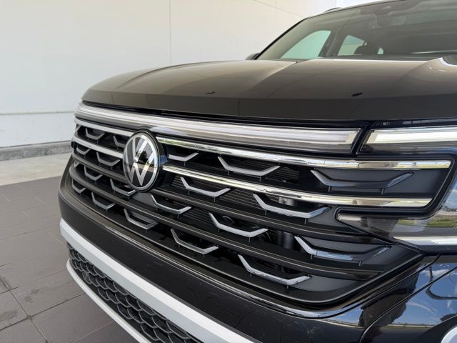 Used 2024 Volkswagen Atlas Atlas Peak Edition with VIN 1V2CR2CA6RC543267 for sale in Diberville, MS