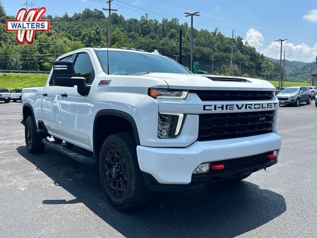 Summit White 2022 Chevrolet Silverado 2500HD Pickup Truck Four-Wheel Drive Automatic