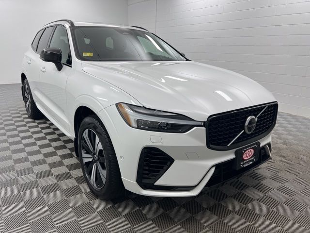 2025 Volvo XC60 Plug-In Hybrid T8 Plus