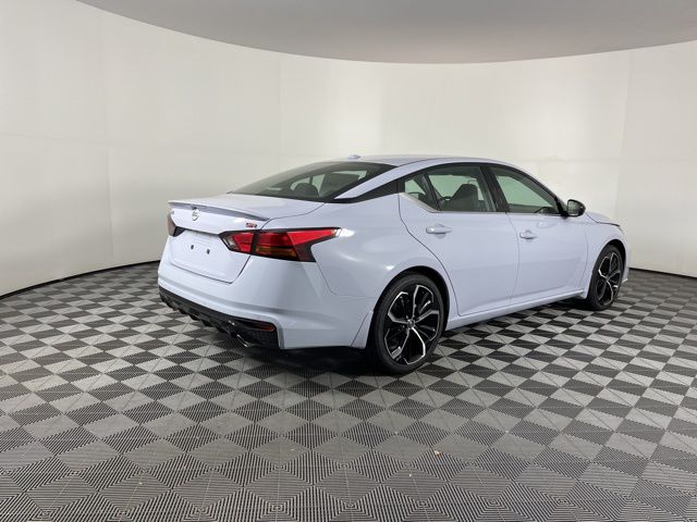 2025 Gray Sky Pearl Nissan Altima 2.5 SR FWD Sedan