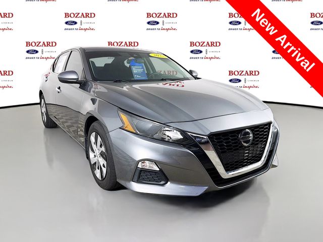 Gray (Gun Metallic) 2022 Nissan Altima Sedan Front-Wheel Drive Continuously Variable Transmission