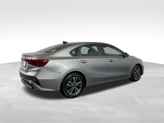 2024 Kia Forte LXS 32