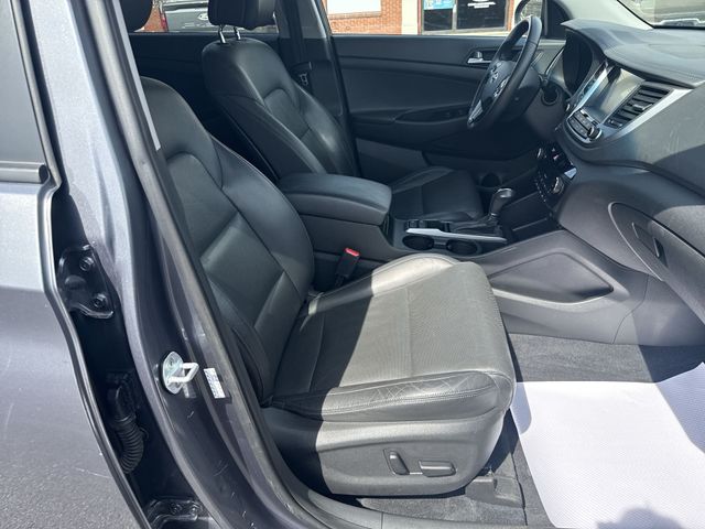 Used 2016 Gray Hyundai Limited image 27