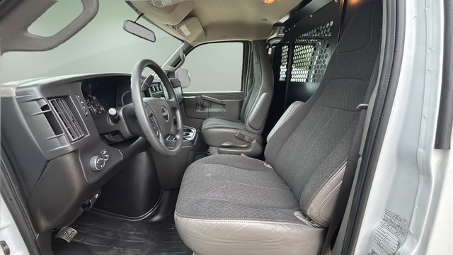 Used 2024 White GMC Work Van image 19