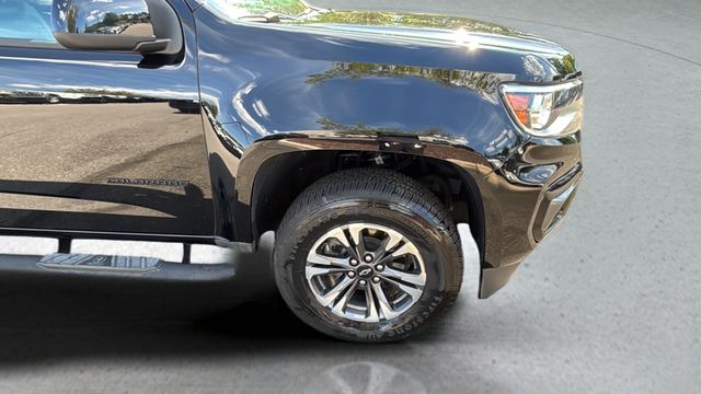 Used 2022 Black Chevrolet Z71 image 34