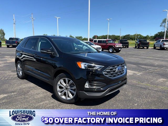  2023 Ford Edge Titanium AWD   