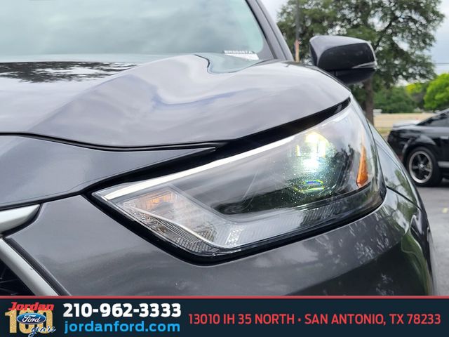 Used Car 2023 Toyota Highlander Hybrid  Xle For Sale Under $40,000 In San Antonio, Texas