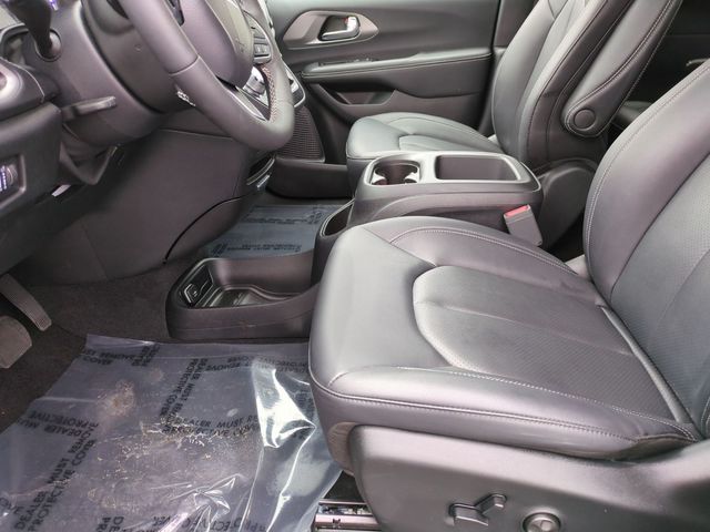 used 2025 Chrysler Pacifica Hybrid car, priced at $35,490