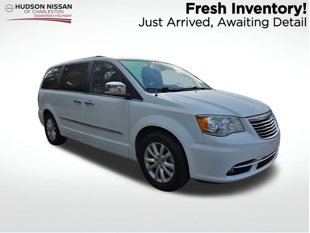 Bright White Clearcoat 2015 Chrysler Town & Country Limited FWD Minivan Front-Wheel Drive 6-Speed Automatic
