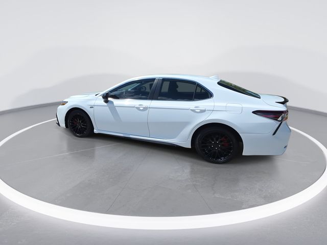 Used 2023 Ice Toyota SE image 6