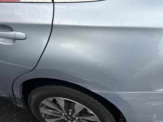 Used 2016 Silver Subaru 2.5i image 5
