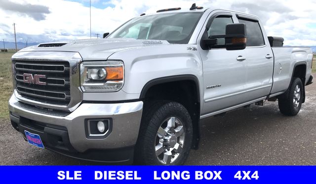 Used 2017  GMC SLE image 4