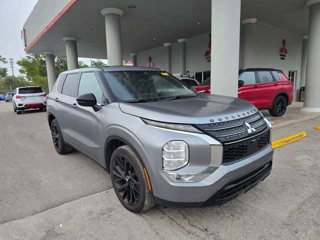 2022 Mitsubishi Outlander Black Edition