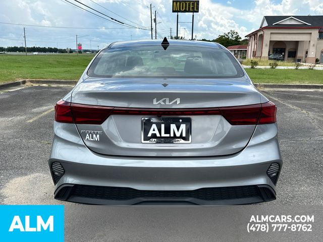 Used 2023 Gray Kia LXS image 6