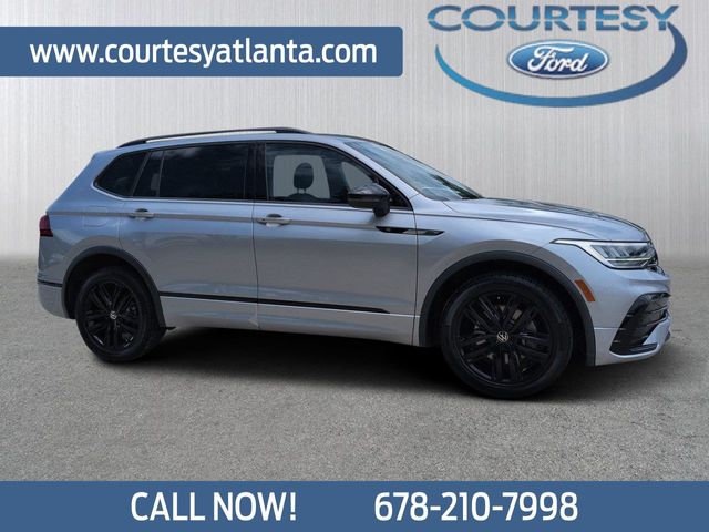 Pyrite Silver Metallic 2022 Volkswagen Tiguan SUV / Crossover Front-Wheel Drive 8-Speed Automatic