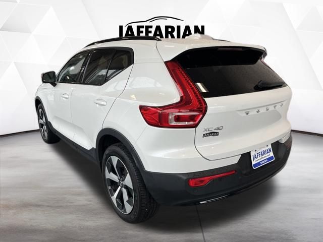 Used 2024 Volvo XC40 SUV