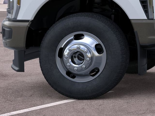New 2026 White Ford King Ranch image 19