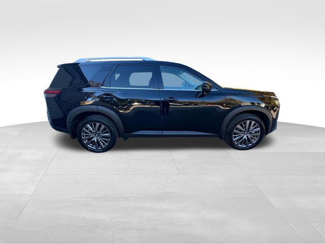 2022 Nissan Pathfinder SL 11