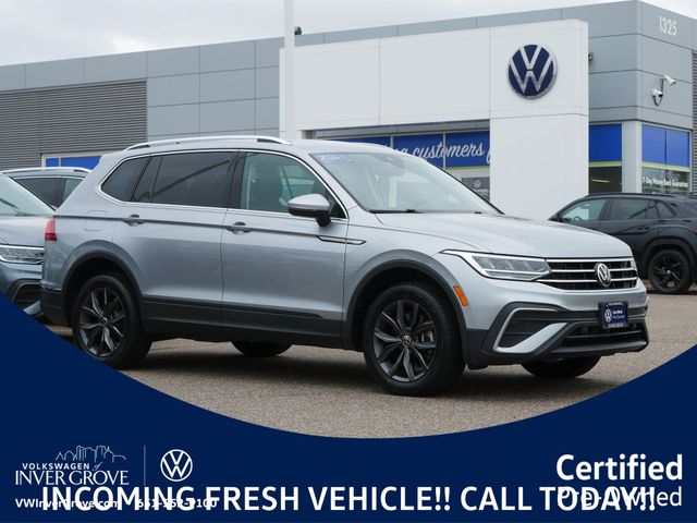 Platinum Gray Metallic 2024 Volkswagen Tiguan SE 4Motion SUV / Crossover All-Wheel Drive 8-Speed Automatic