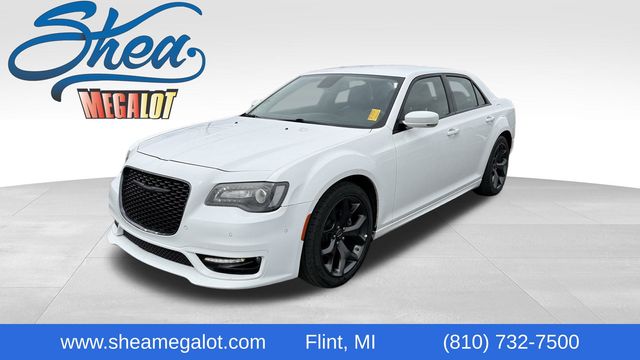 Bright White Clearcoat 2022 Chrysler 300 Touring L RWD Sedan Rear-Wheel Drive 8-Speed Automatic