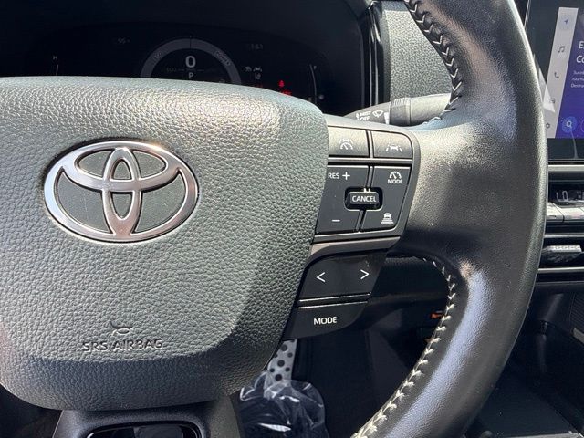 2025 Toyota Camry SE - Photo 29