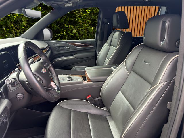 2023 Cadillac Escalade ESV Thumbnail