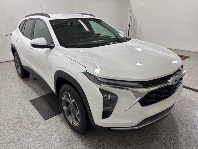 2025 Chevrolet Trax LT photo