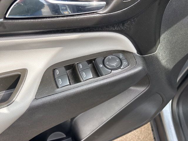 2023 Chevrolet Equinox LS photo