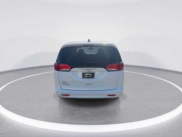 Used 2021 White Chrysler LX image 7